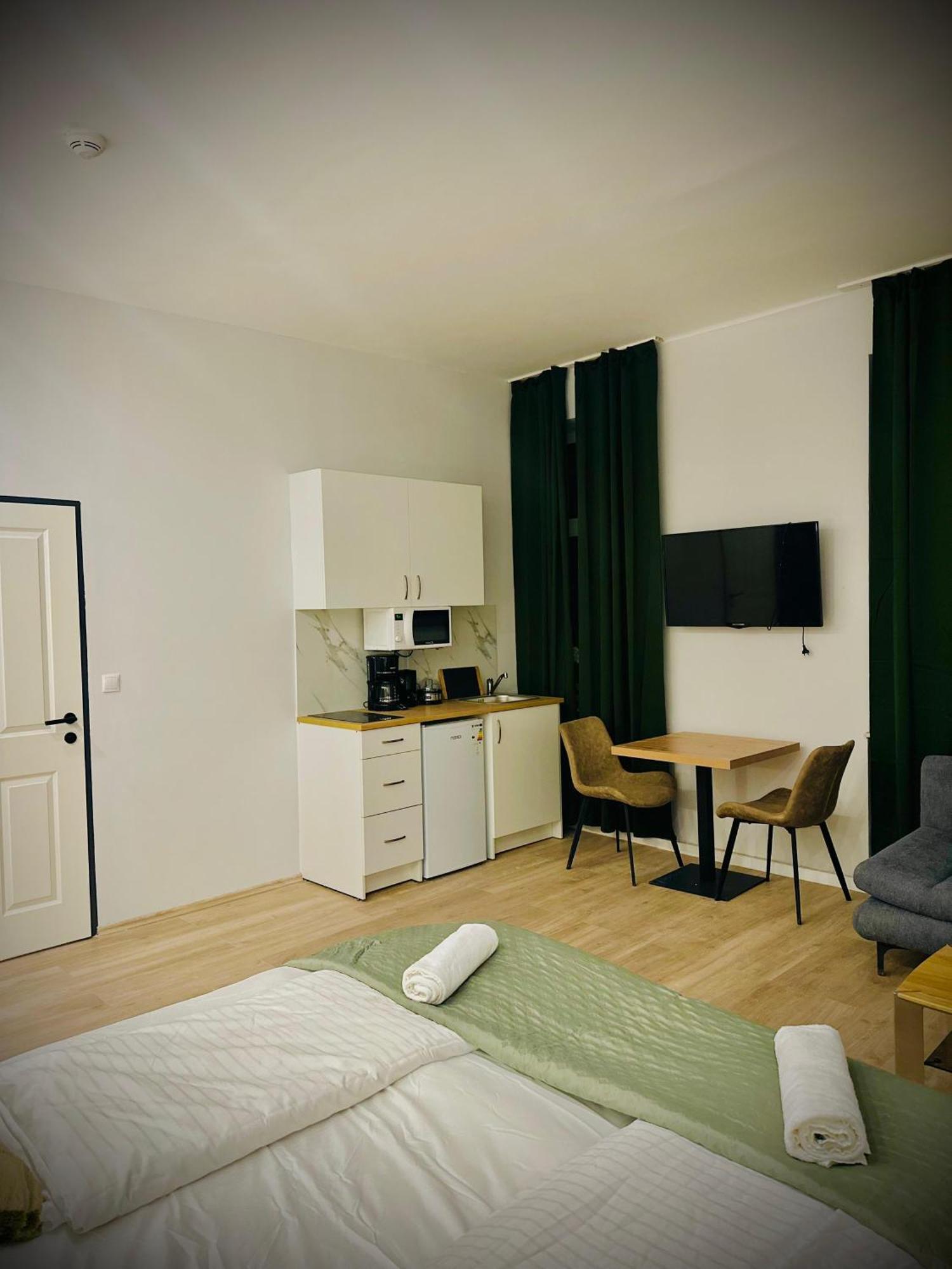 Private And Elegant In Residential *